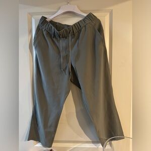 Lululemon crop pants